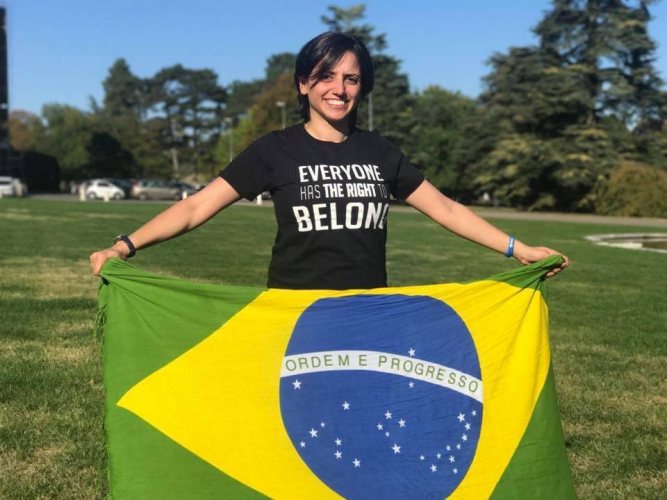 Maha Mamo viveu 30 anos sem pátria e hoje conta sua história para empresas como Facebook e Google