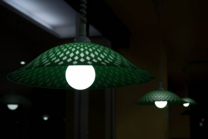 Conta de luz pode aumentar 13% em 2021, estima Aneel