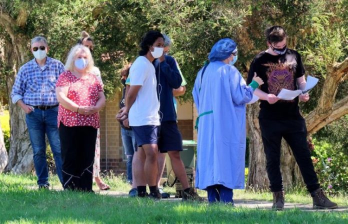 Região de Melbourne, na Austrália, entra em confinamento de 5 dias após surto de Covid-19