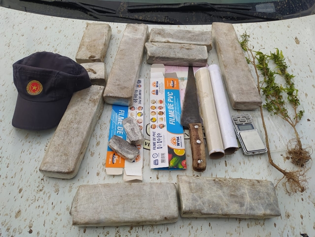 Polícia Miliar prende dois homens com mais de 5 quilos de maconha na zona rural de Apodi, RN