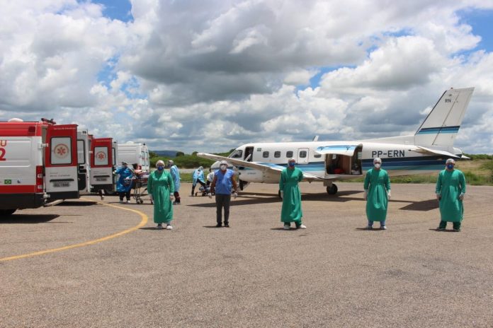Secretaria de Saúde transfere mais 3 pacientes com Covid-19 de avião da Grande Natal para o interior do RN
