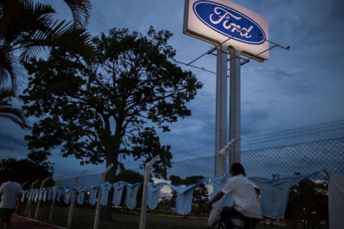 Ford é autorizada a fazer demissões em massa