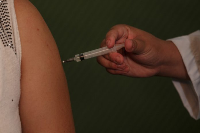 Insumos para mais de 8,6 milhões de doses CoronaVac chegam na quarta