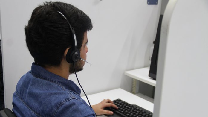 Empresa de telemarketing abre inscrições para cerca de 400 vagas de emprego, em Campina Grande