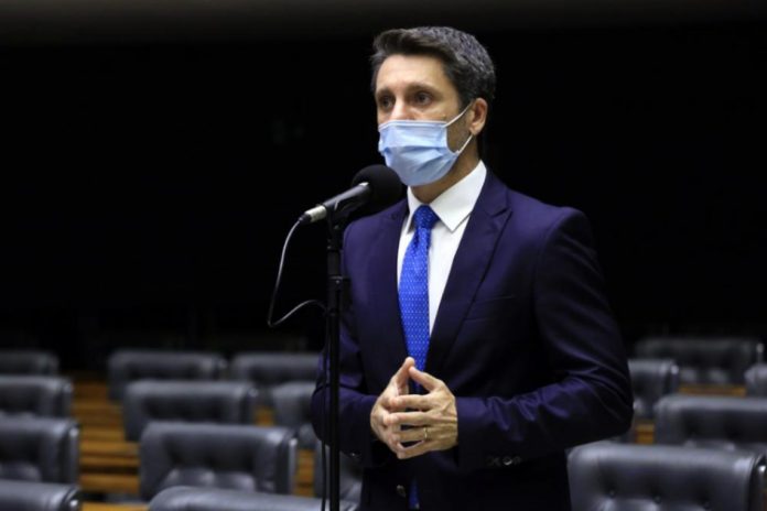 ‘Forma como PEC da imunidade está sendo analisada traz danos à imagem do Congresso’, diz deputado