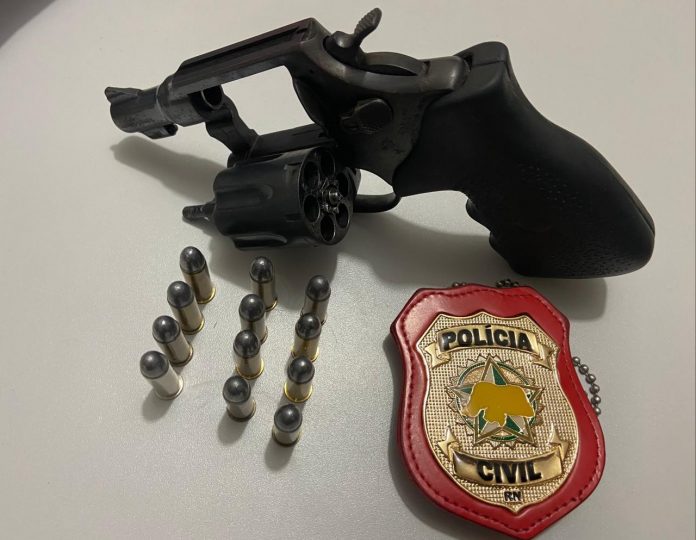 Polícia prende suspeito de matar ex-companheira e atirar em três familiares dela no interior do RN