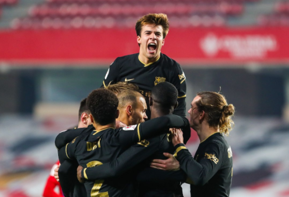 Barcelona sofre, mas vence Granada na prorrogação e está na semi da Copa do Rei