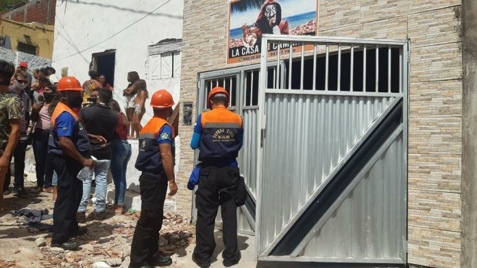 Defesa Civil interdita quatro imóveis após desabamento de casas que matou quatro pessoas na Zona Leste de Natal