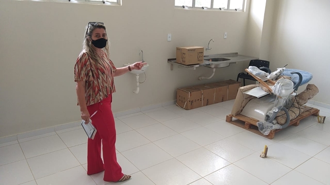 Secretária de Saúde Jackeline Gurgel, visitou Unidade Básica de Saúde da comunidade de Santana.