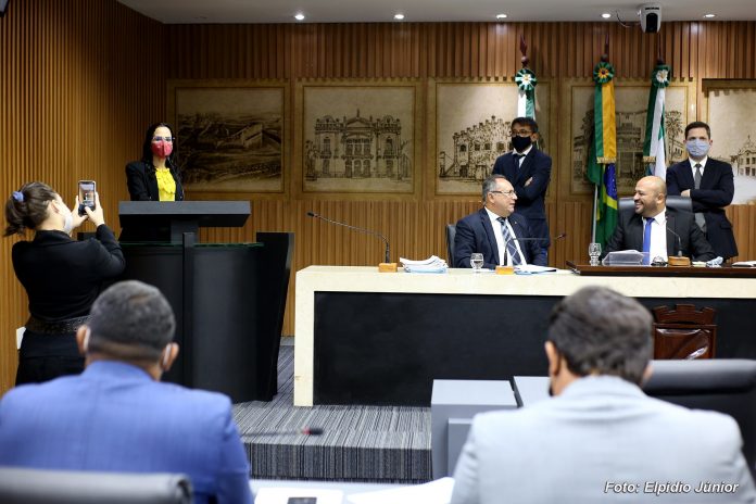 Vereadores de Natal aprovam lei que impede fechamento de igrejas e templos durante pandemia