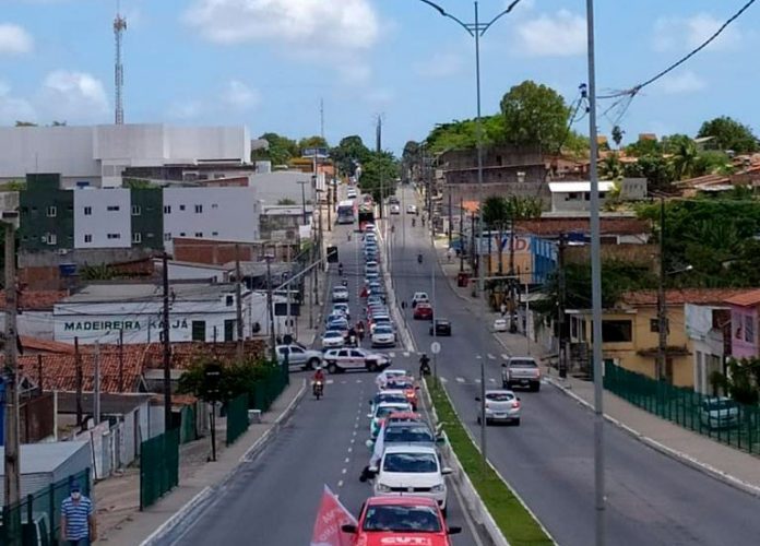 Carreata em João Pessoa protesta contra a forma que o Governo Federal vem tratando a pandemia
