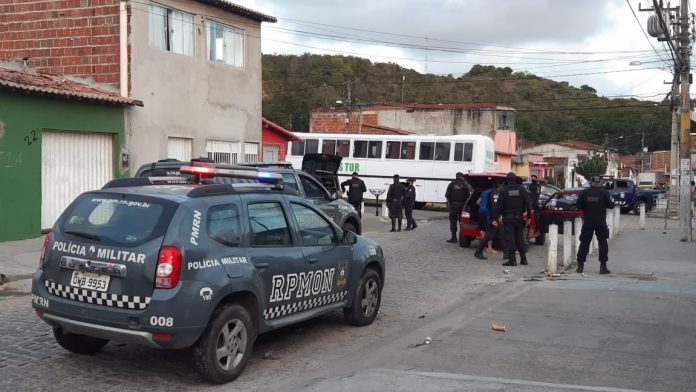 Força-tarefa desfaz aglomerações de carnaval e apreende paredões de som em Natal