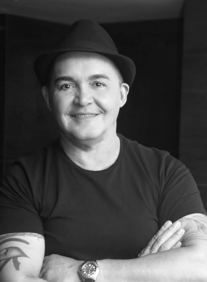 Livro de escritor potiguar que morreu vítima da Covid-19 é lançado em Natal