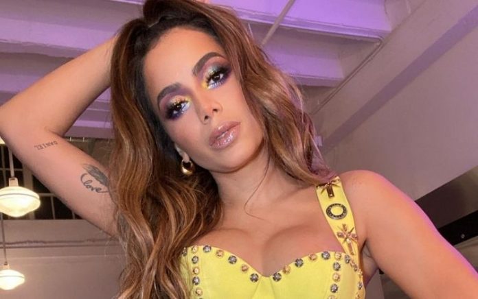 Anitta demonstra interesse e Arcrebiano se anima após sair do ‘BBB 21’