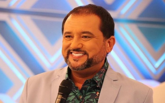 Geraldo Luís precisa ser substituído na Record após testar positivo para a Covid-19