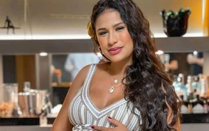 Simone, dupla de Simaria, dá à luz a Zaya nos Estados Unidos