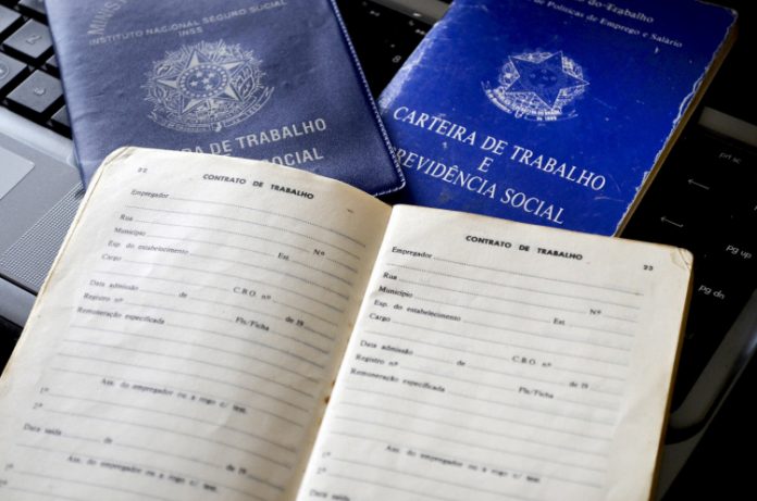 Desemprego atinge 13,4 milhões de brasileiros e média anual bate recorde em 2020