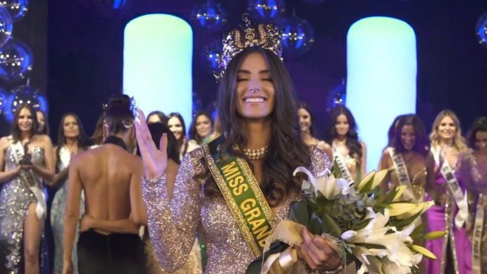 Modelo paraibana representa o Brasil em concurso de beleza na Tailândia