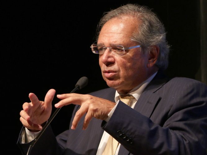 ‘Vamos ter o auxílio emergencial dentro do protocolo de crises’, diz Paulo Guedes