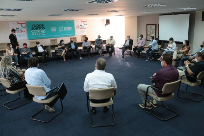 Prefeitos cobram repasses atrasados e governo do RN cria grupo para discutir propostas