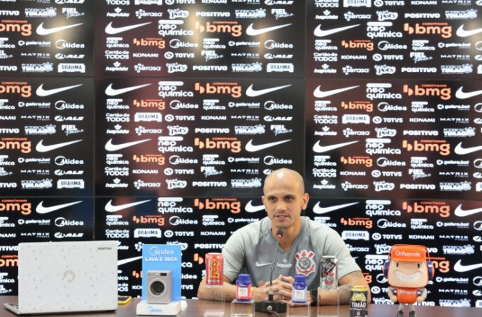 Fábio Santos garante Corinthians forte contra o Athletico-PR: ‘Sem oscilação’