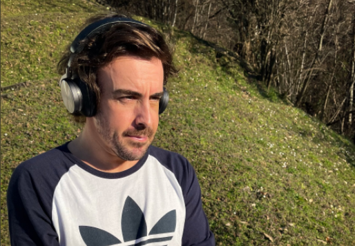 Fernando Alonso volta a treinar uma semana após acidente de bicicleta