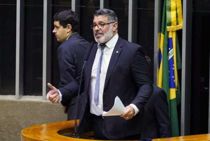 STF nega pedido de Alexandre Frota contra volta de sessões presenciais na Câmara