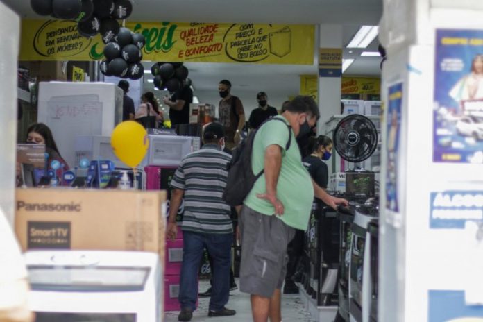 Comércio tem o pior dezembro da história, mas fecha 2020 com alta de 1,2%