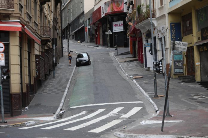 Fim de semana com medidas mais restritivas do Plano SP divide opiniões