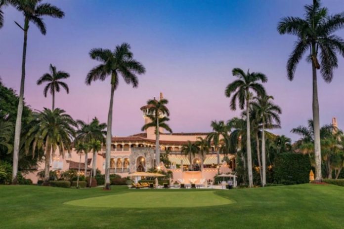 Vizinhos questionam direito de Donald Trump de viver em Mar-a-Lago