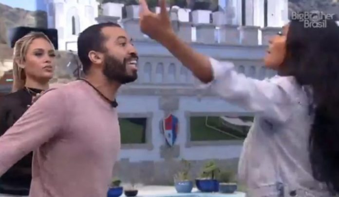 Gilberto e Pocah trocam ofensas e palavrões em discussão no ‘BBB21’; assista