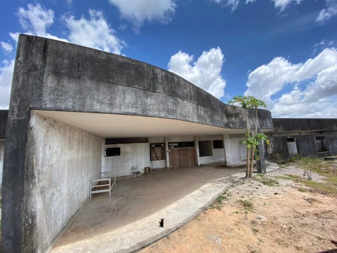 CRM constata atraso em construção de hospital que dura 20 anos em Pedras de Fogo, na PB