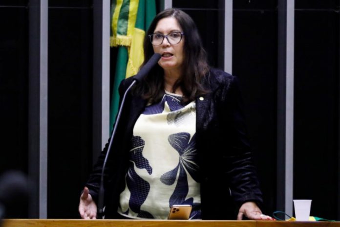 Bia Kicis será presidente da CCJ da Câmara