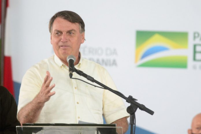 Bolsonaro diz que auxílio emergencial deve voltar em março com duração de até quatro meses