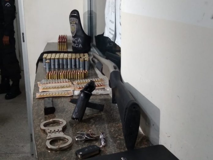 Polícia apreende duas adolescentes com armas e mais de 200 munições em casa na Zona Norte de Natal