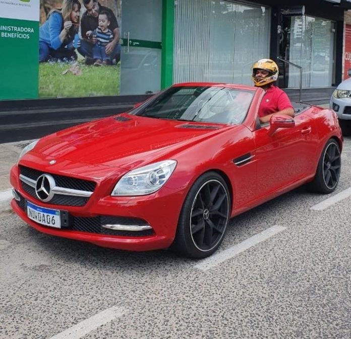 Paraibano compra carro de luxo, ‘não cabe’ no veículo, e vídeo viraliza na web; ‘era um sonho’