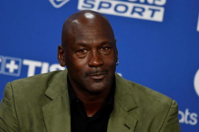 Michael Jordan anuncia doação de R$ 53 milhões para construção de clínicas médicas nos EUA
