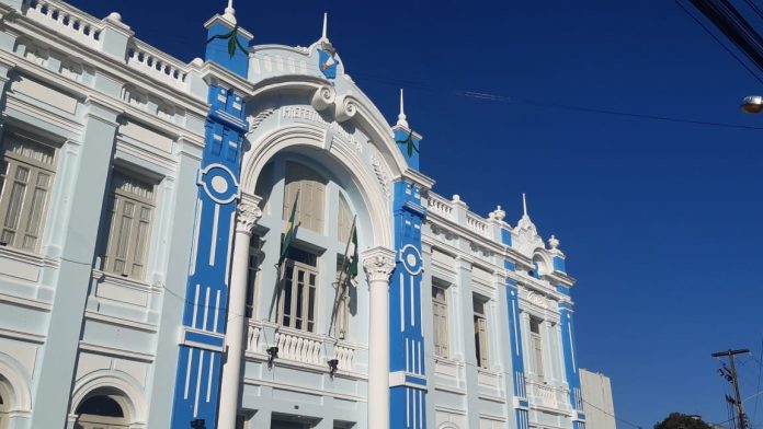 Prefeitura de Natal determina volta de servidores ao trabalho presencial