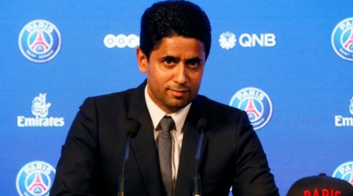 Liga dos Campeões: Torcedores do Barcelona xingam dono do PSG antes de jogo; assista