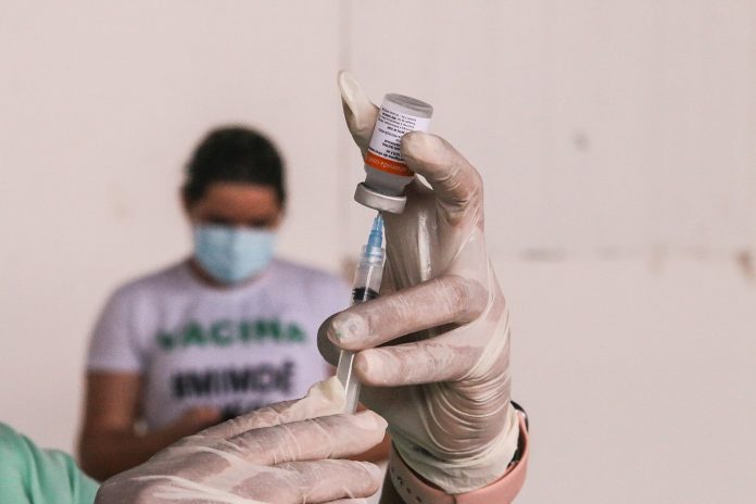 Começa aplicação da 2ª dose da vacinação contra Covid-19 para os acamados do SAD, em João Pessoa