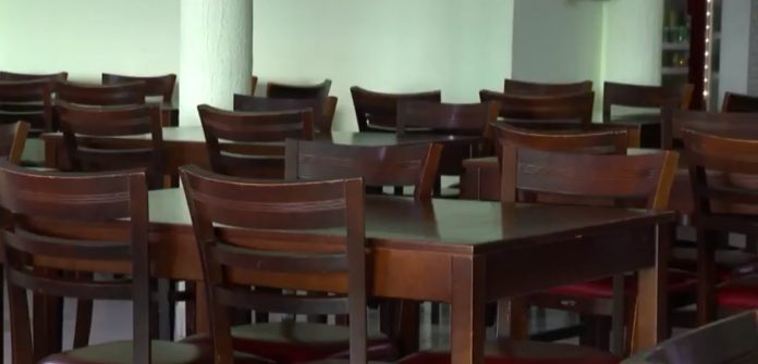 Covid-19: Natal decreta fechamento de bares e restaurantes às 22h, proíbe venda de bebidas alcoólicas à noite e determina ‘trabalho remoto’
