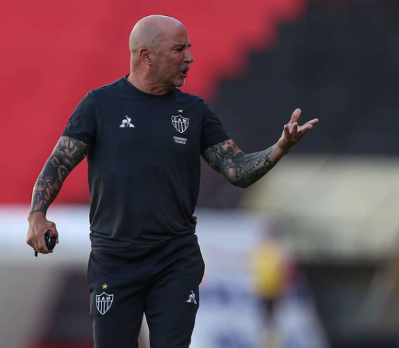 Menos de 24 hrs após deixar o Atlético-MG, Sampaoli é anunciado como técnico do Olympique