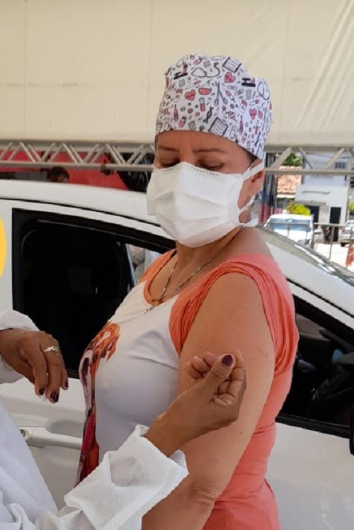 Profissional de saúde recebe doses de vacinas diferentes contra Covid-19 em Natal; secretaria reconhece erro