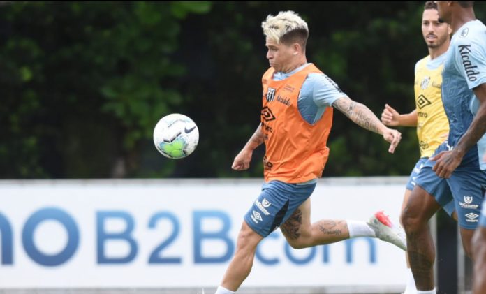 Soteldo volta a treinar e deve reforçar o Santos contra Atlético-GO no Brasileirão
