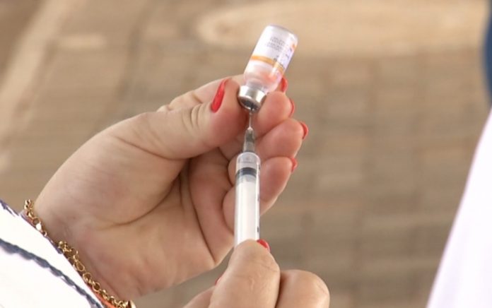 MPF investiga denúncia de privilégios para médicos em vacinação contra Covid-19, na PB