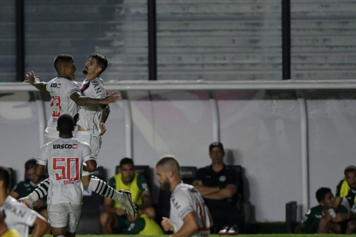 Vasco derrota o Goiás por 3 a 2, mas é rebaixado para a Série B