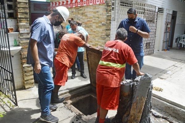 Duas ligações de esgoto clandestinas são identificadas no Mercado Central de João Pessoa