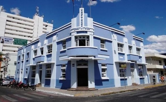 Decreto estabelece horário limite de funcionamento de bares e restaurantes, em Patos, PB
