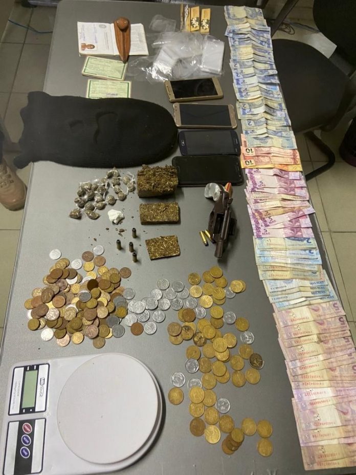 Três pessoas são presas durante operação da Polícia Civil, em Areia, na Paraíba