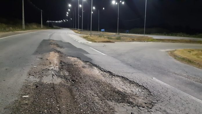 Buraco causa acidentes e gera reclamação de motoristas no acesso sul ao aeroporto de Natal